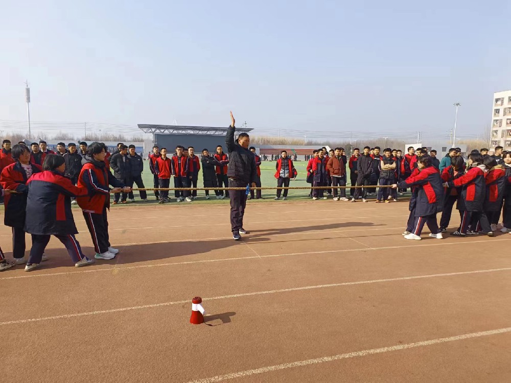 “绳”采飞扬，“拔”出精彩——范县卓越中学高三A举行拔河比赛