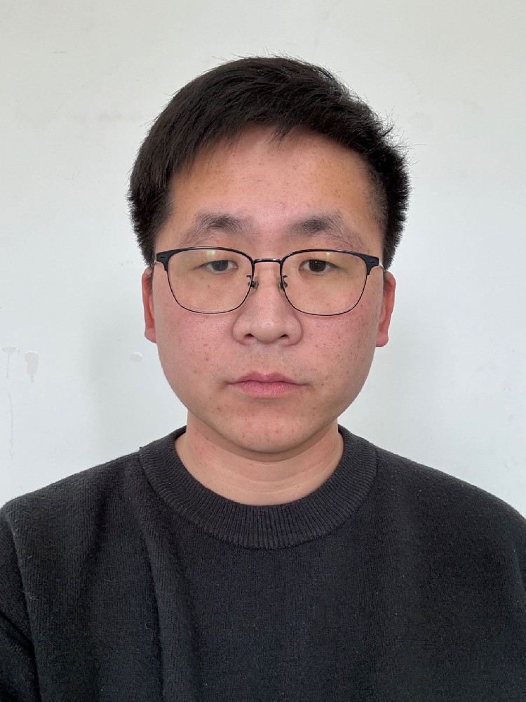 承上启下，做好校园纽带    ————高一A部级部职员于朝森在教师表彰大会上的发言