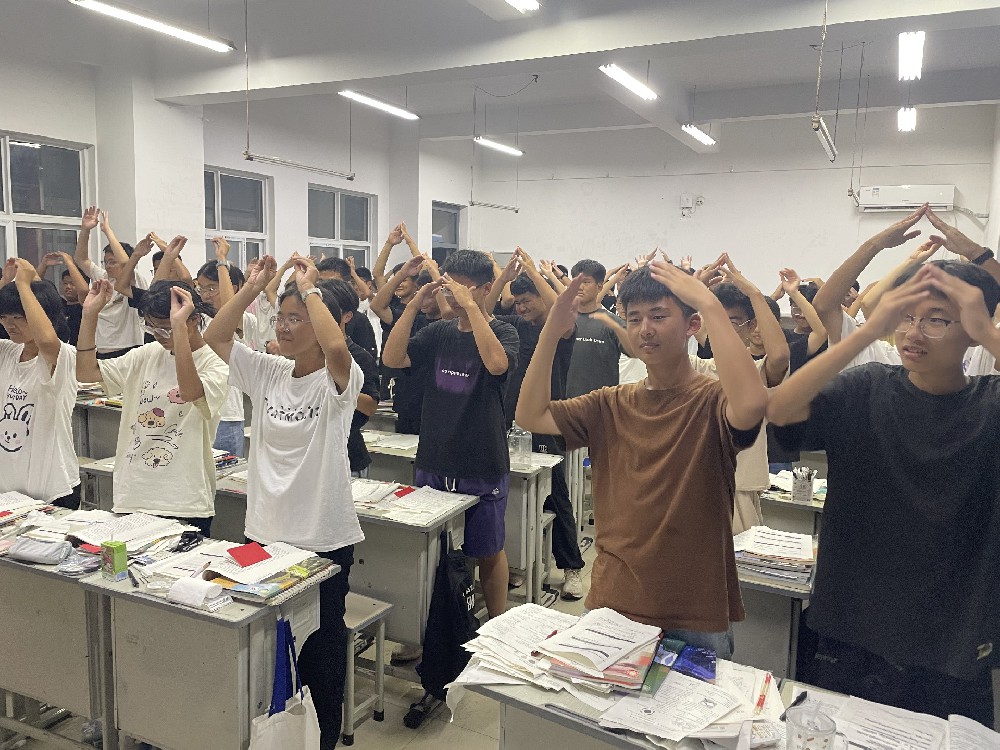 致吾师：感恩有您，照亮前行之路