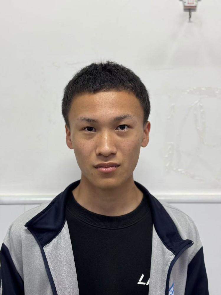 Autumn Breeze   ——Class 6 Grade 2 Wang Guangyu