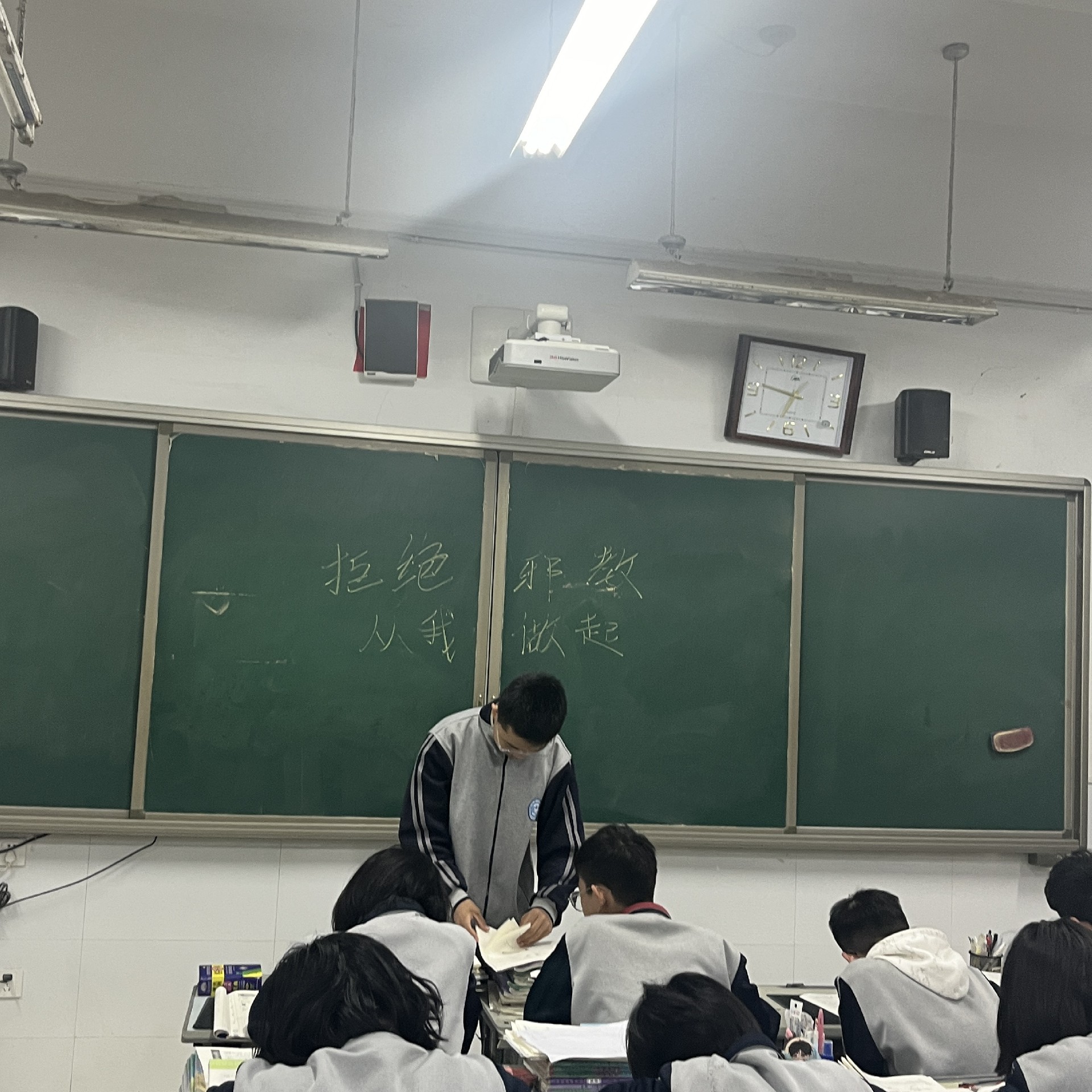 16e85edee4dd3de401697c0b003140d.jpg