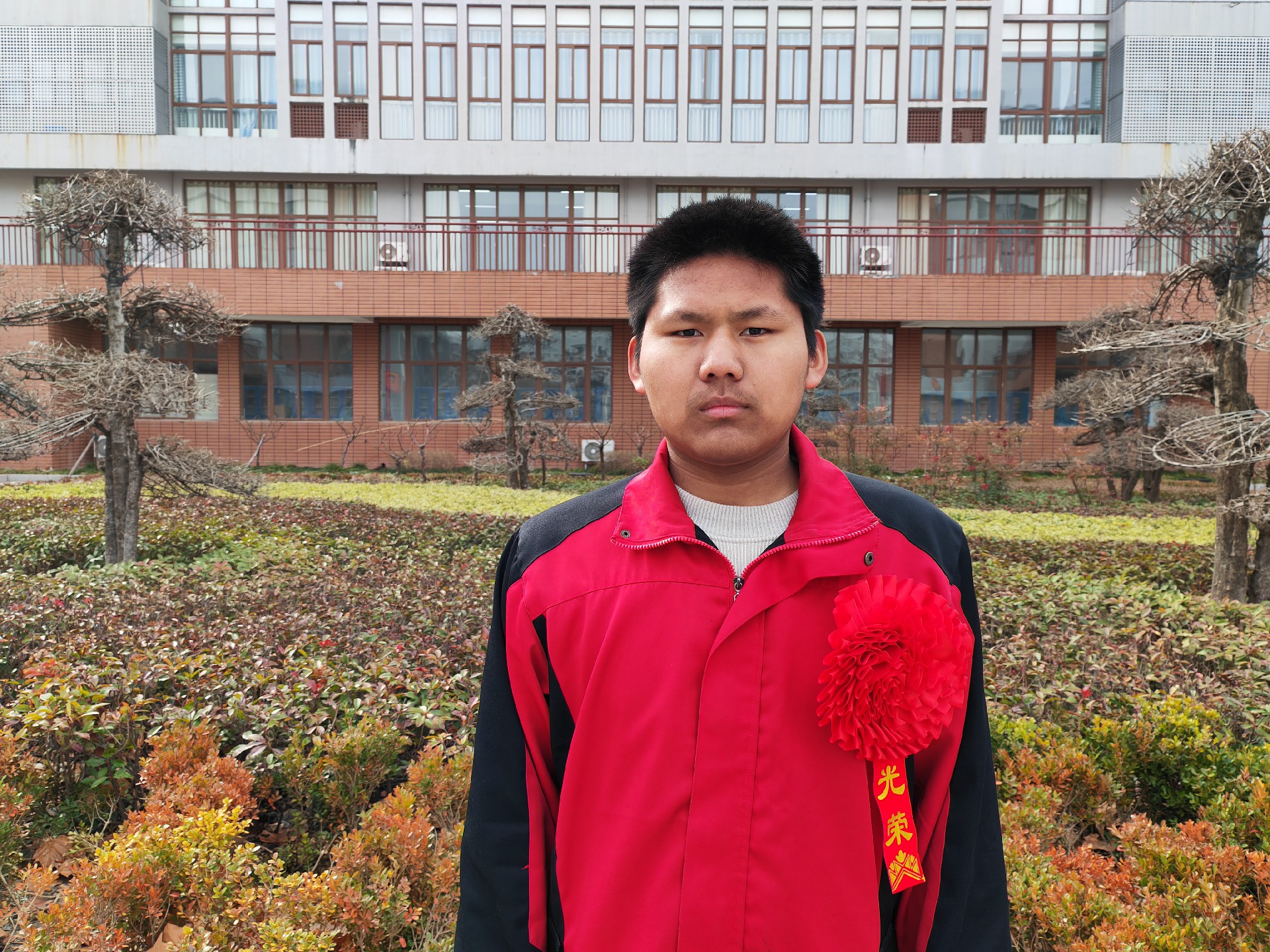 高三A部 李茂荣 读万卷书行万里路.jpg