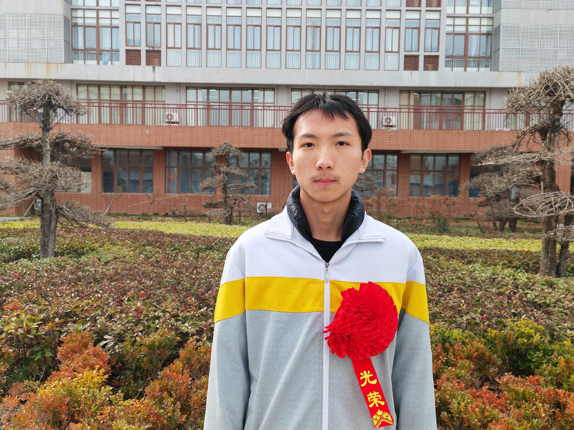 高三A部 李张潇 吃饭养人 读书养神.jpg