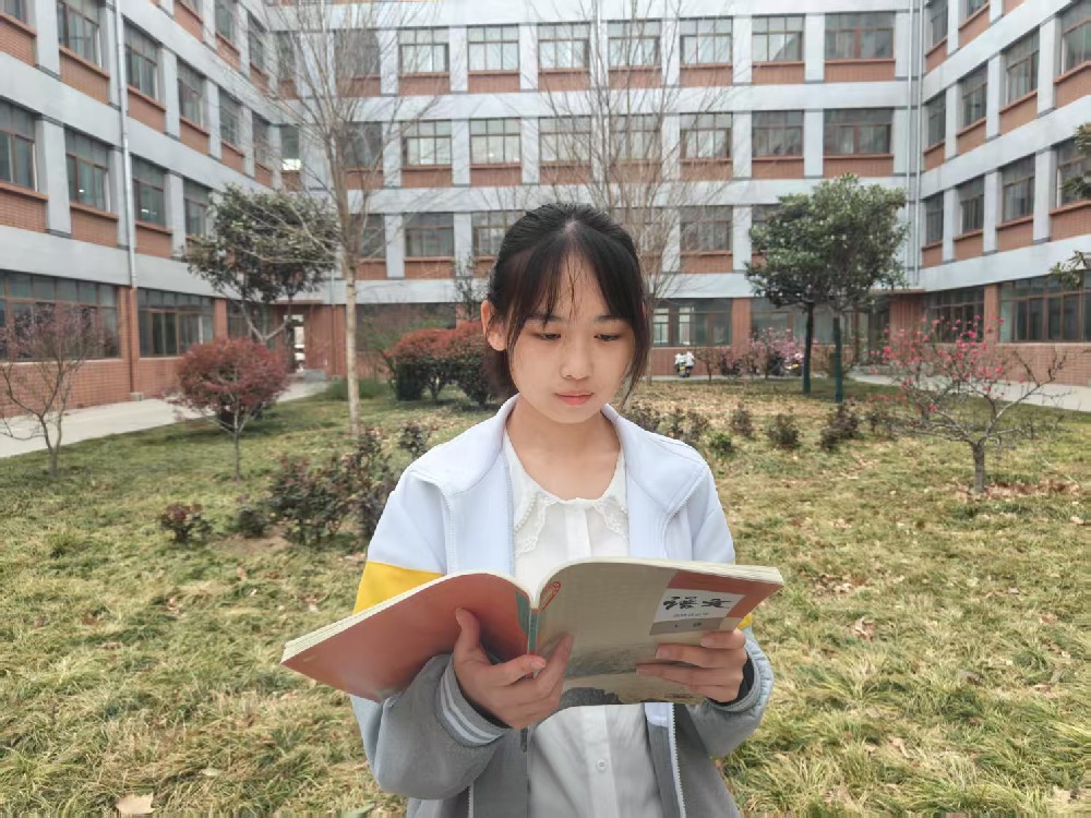 集思维之红光,照万里之征途