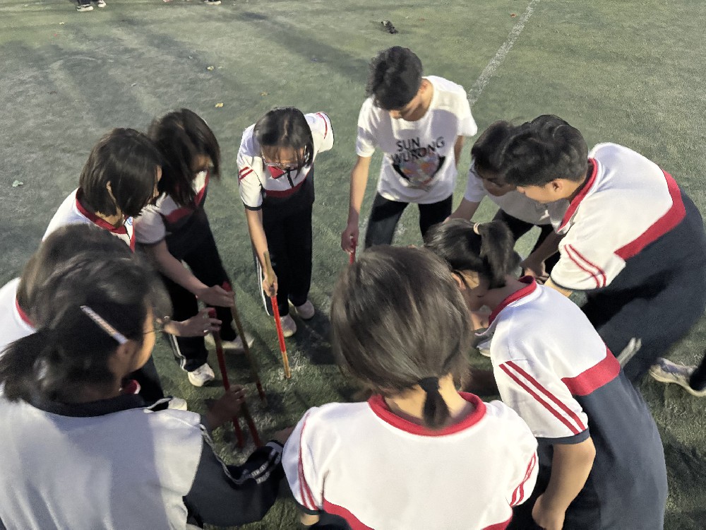 凝心聚力，共筑“不倒森林”——减压团建活动