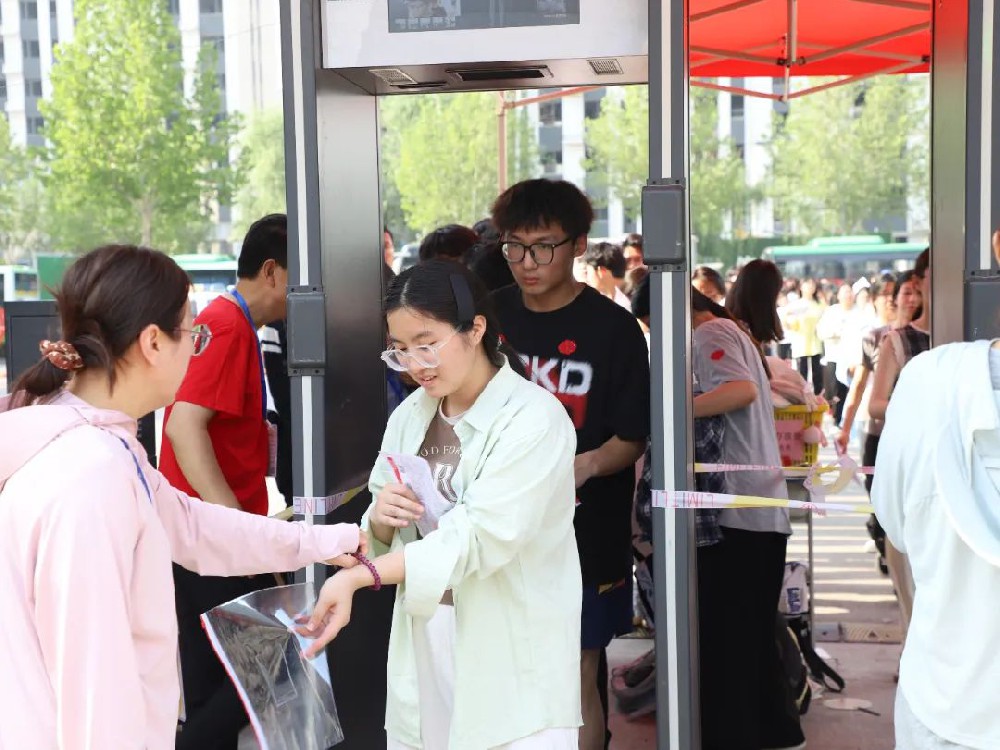 开考啦！多视角直击2025河南高考现场