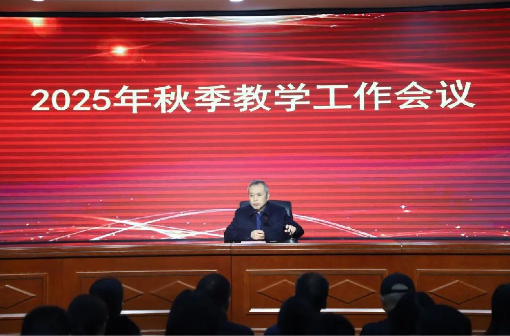 “推门听课”常态化 精准把脉促教提质