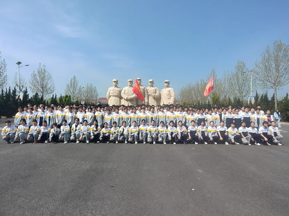 范县卓越中学各级部组织开展清明节主题国防教育活动