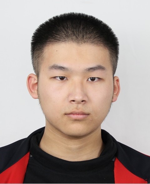 于    飞