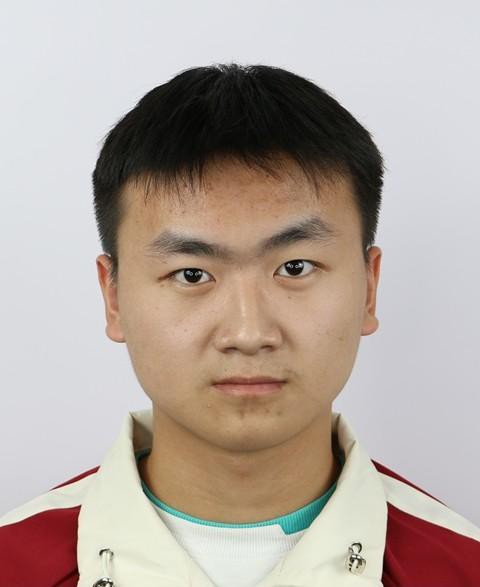 张    硕
